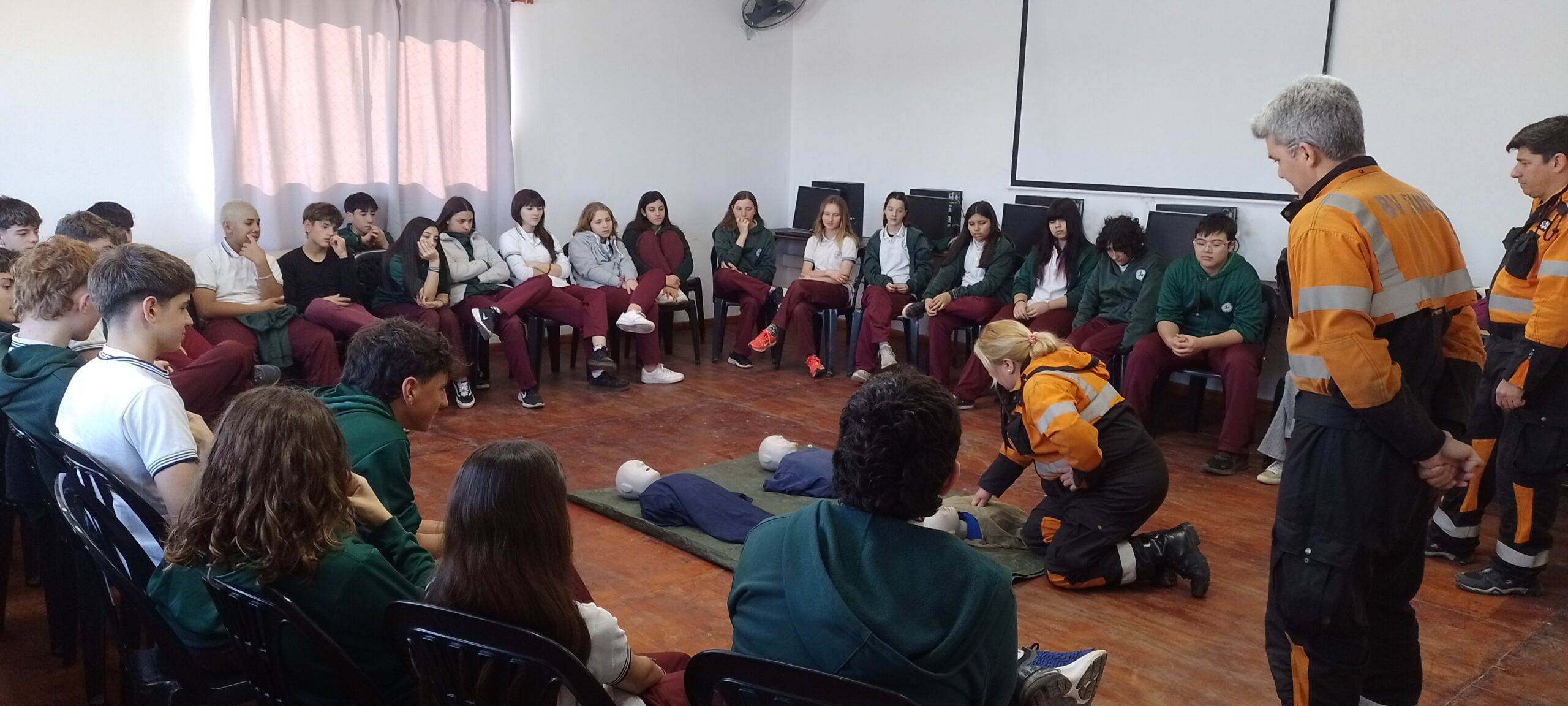 Clases de RCP para Primer y Segundo Año del Nivel Secundario - Colegio ...